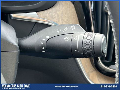 Used 2026 Volvo XC60 B5 Core w/ Climate Package PRO image 23