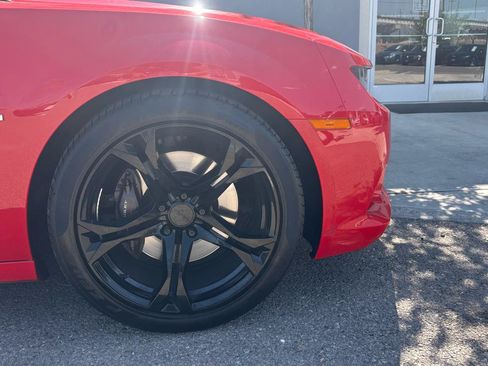 Used 2015 Chevrolet Camaro SS RWD image 2