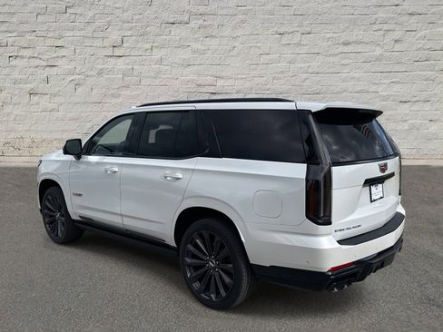 Used 2025 Cadillac Escalade V image 7