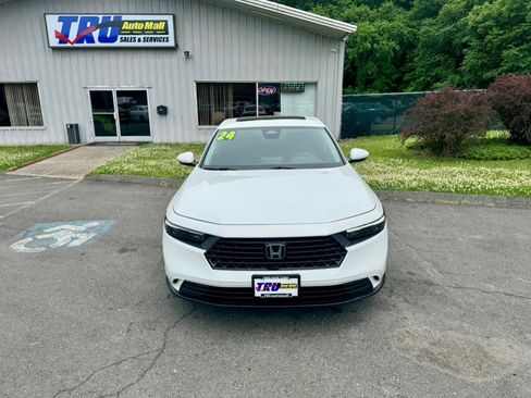 Used 2024 Honda Accord EX image 9