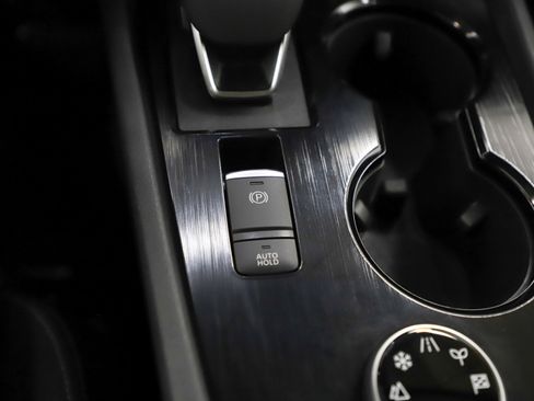 Used 2025 Nissan Rogue SV AWD/4WD image 25