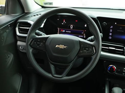Used 2025 Chevrolet TrailBlazer LT AWD/4WD image 26