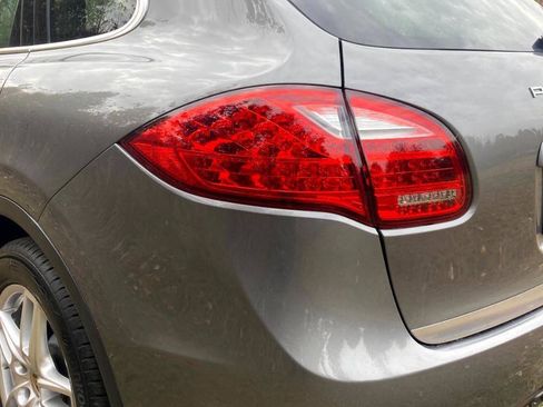 Used 2014 Porsche Cayenne AWD/4WD image 18
