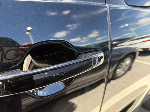 Used 2025 Nissan Frontier SV RWD image 10