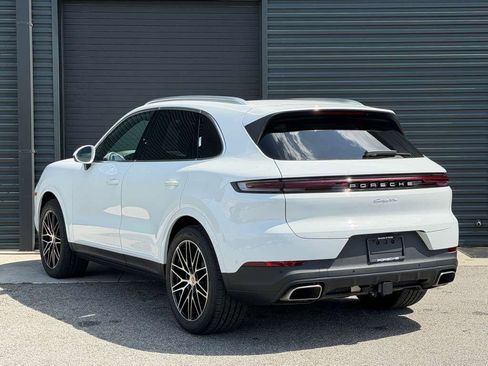 Certified 2026 Porsche Cayenne AWD/4WD image 3