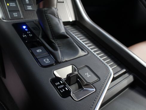 Used 2024 Lexus GX 550 w/ Cold Area Package AWD/4WD image 73