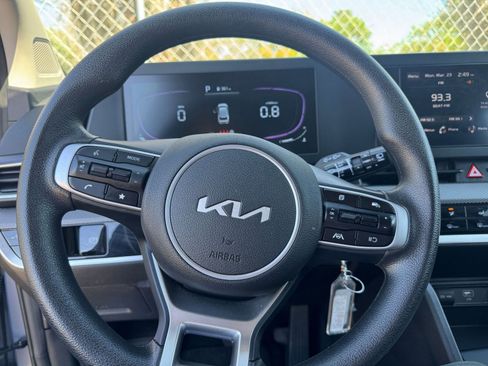 Used 2025 Kia Sportage LX image 27