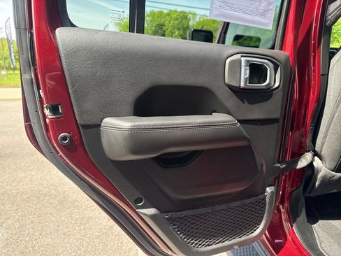 Used 2021 Jeep Wrangler Unlimited Sahara AWD/4WD image 23