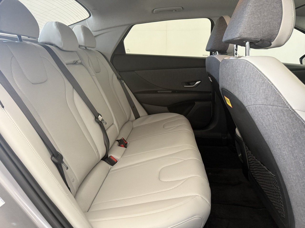 Used 2025 Hyundai Elantra Limited FWD image 14