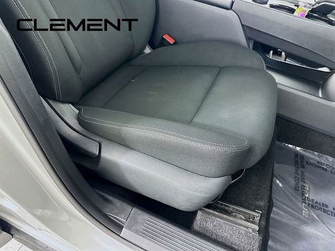 Used 2024 Nissan Rogue S image 31