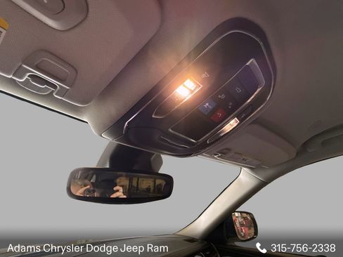 Used 2023 Jeep Grand Cherokee Limited w/ Black Appearance Package AWD/4WD image 20