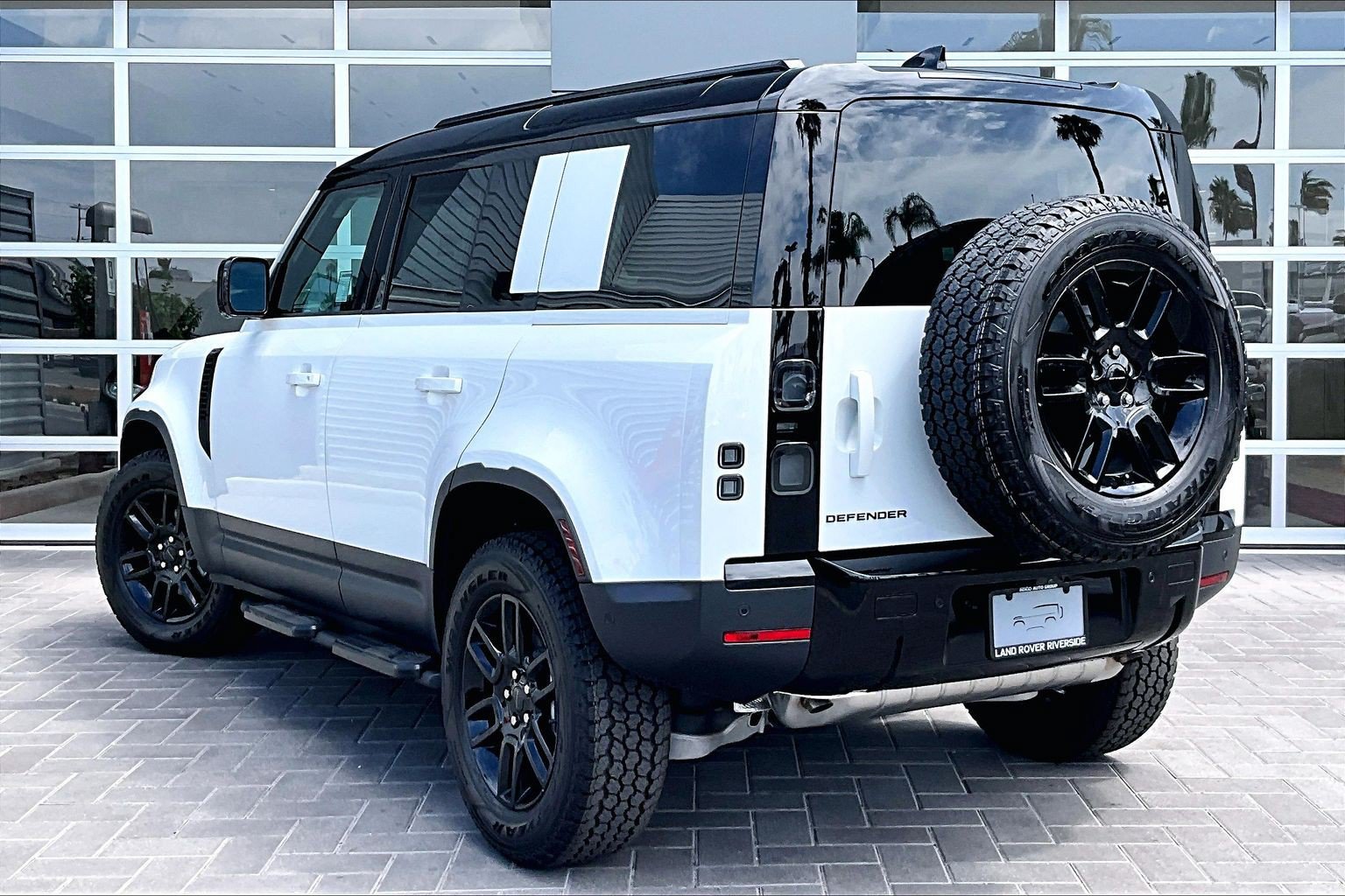 New 2026 Land Rover Defender 110 S AWD/4WD image 3