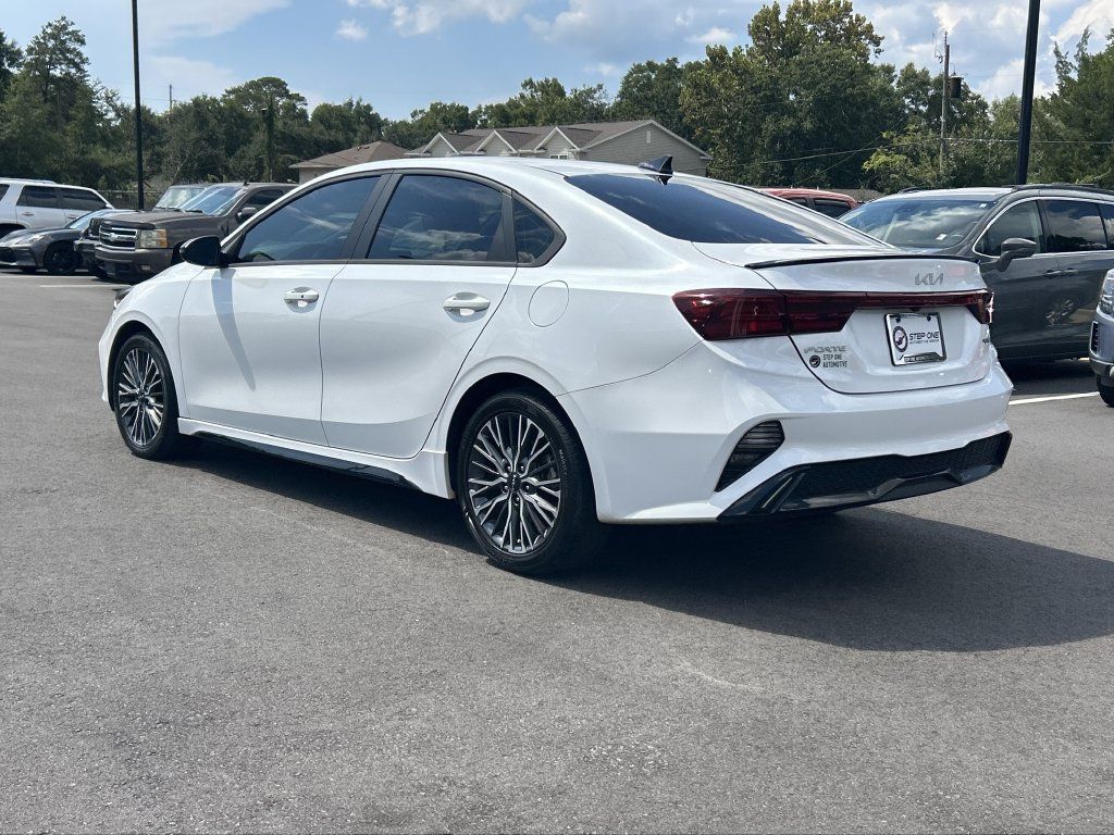Used 2023 Kia Forte GT-Line w/ GT-Line Premium Package FWD image 5