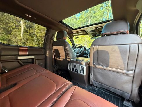 Used 2018 Ford F150 King Ranch w/ Equipment Group 601A Luxury AWD/4WD image 20