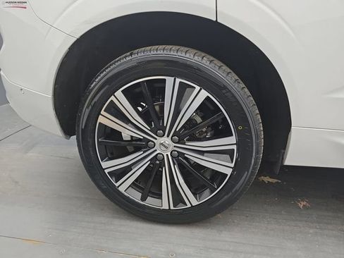 Used 2023 Volvo XC60 B5 Plus image 20