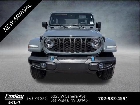 Used 2024 Jeep Wrangler Unlimited w/ Technology Group AWD/4WD image 2