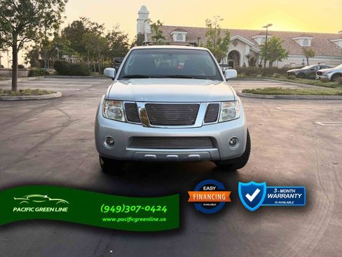 Used 2008 Nissan Pathfinder SE RWD image 2