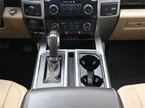 Used 2020 Ford F150 Lariat image 23