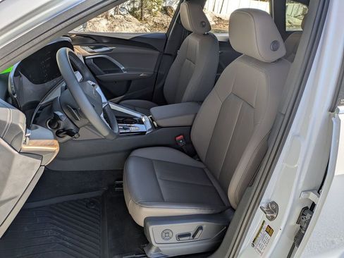 Certified 2025 Audi Q5 Premium w/ Convenience Package image 8