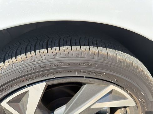 Used 2025 Hyundai Elantra SEL FWD image 12