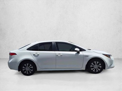 Used 2021 Toyota Corolla LE FWD image 4