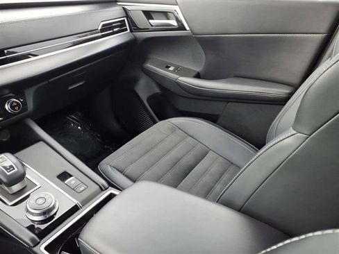 Used 2024 Mitsubishi Outlander SE image 12