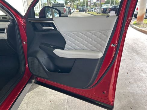 Used 2023 Mitsubishi Outlander SEL image 25
