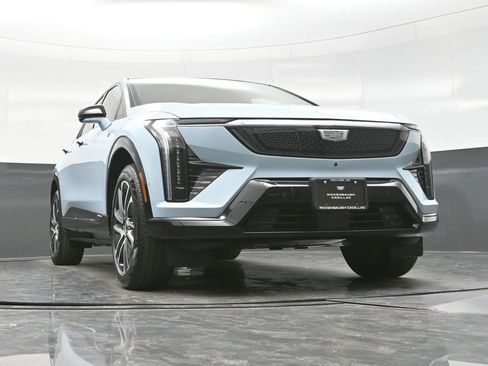 New 2026 Cadillac Optiq Sport 1 image 39