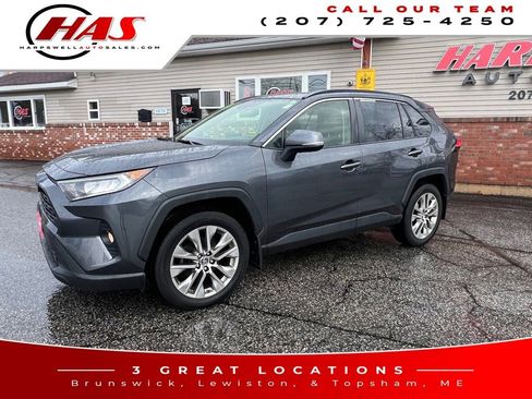 Used 2019 Toyota RAV4 XLE Premium image 2