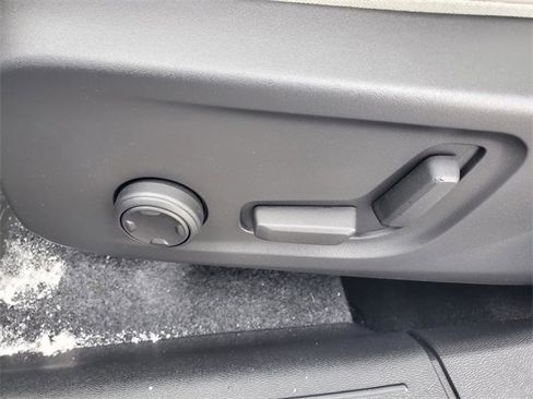 New 2026 Volvo XC40 B5 Plus w/ Protection Package Premier image 15