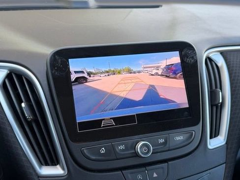 Used 2025 Chevrolet Malibu LT FWD image 14