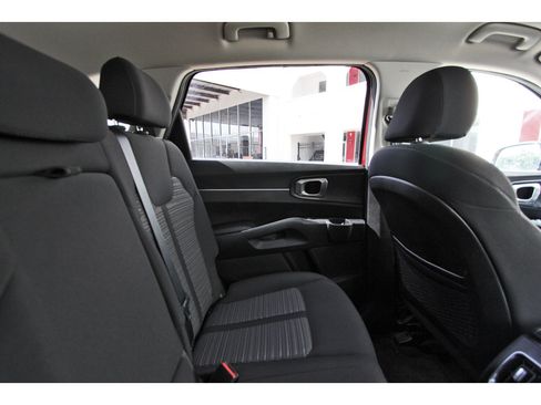 Used 2021 Kia Sorento LX FWD image 12