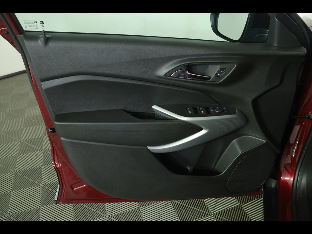 Used 2024 Chevrolet Trax RS w/ Driver Confidence Package FWD image 18
