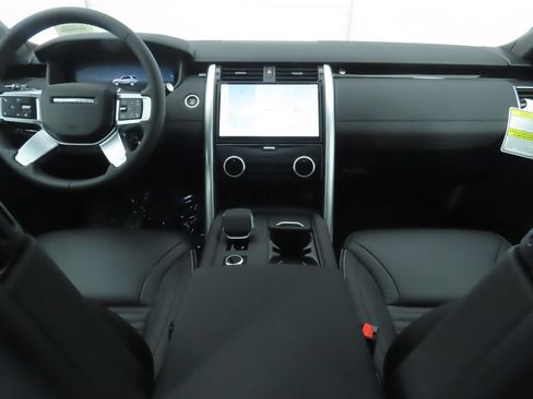 Used 2025 Land Rover Discovery S AWD/4WD image 13