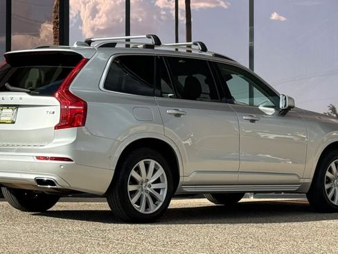 Used 2017 Volvo XC90 T6 Momentum AWD/4WD image 12