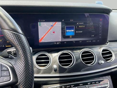 Used 2018 Mercedes-Benz E 300 image 6