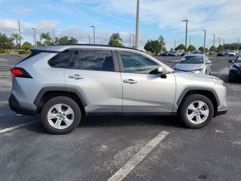 Used 2020 Toyota RAV4 XLE image 8