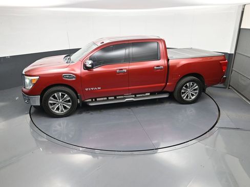 Used 2017 Nissan Titan SL image 28