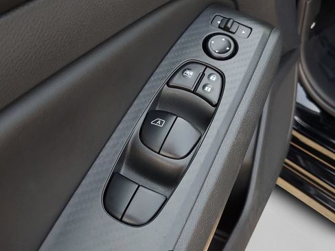 Used 2025 Nissan Altima 2.5 SV FWD image 20