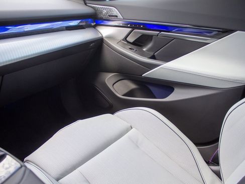 Used 2025 BMW M5 Touring image 20