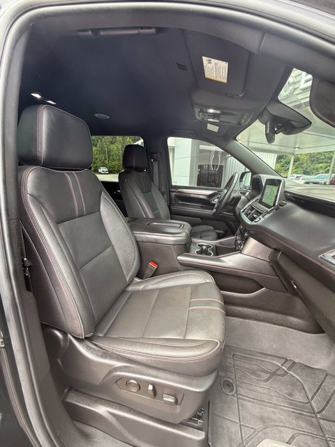 Used 2023 Chevrolet Suburban RST w/ Luxury Package AWD/4WD image 19