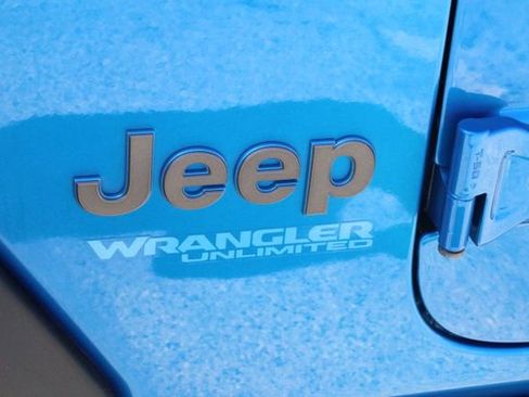 Used 2021 Jeep Wrangler Unlimited Rubicon 4xe w/ Cold Weather Group AWD/4WD image 8