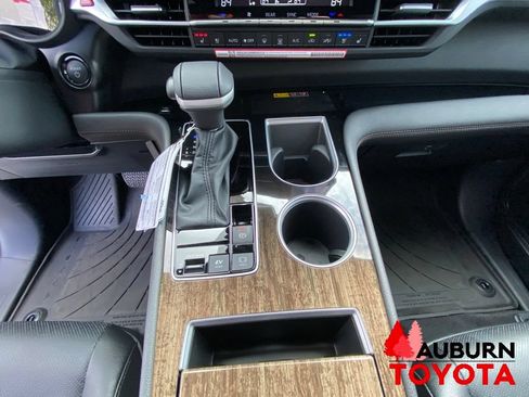 New 2026 Toyota Sienna Platinum AWD/4WD image 44