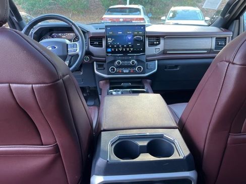 Used 2023 Ford Expedition Limited image 18