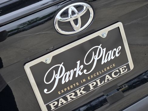 Used 2023 Toyota RAV4 XLE Premium FWD image 40