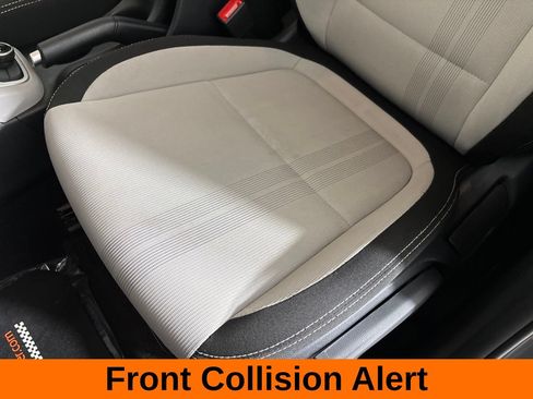 Used 2025 Hyundai Venue SEL FWD image 15