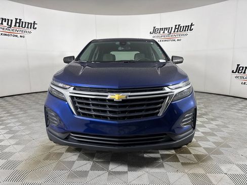 Used 2022 Chevrolet Equinox LS FWD image 2