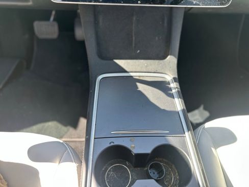 Used 2021 Tesla Model 3 Standard Range Plus image 31