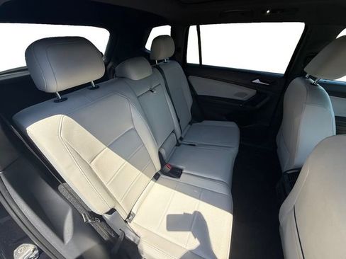 Used 2020 Volkswagen Tiguan SE R-Line AWD/4WD image 25