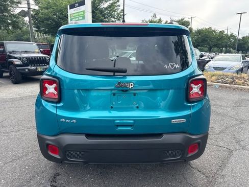Used 2022 Jeep Renegade Latitude w/ Convenience Group AWD/4WD image 16